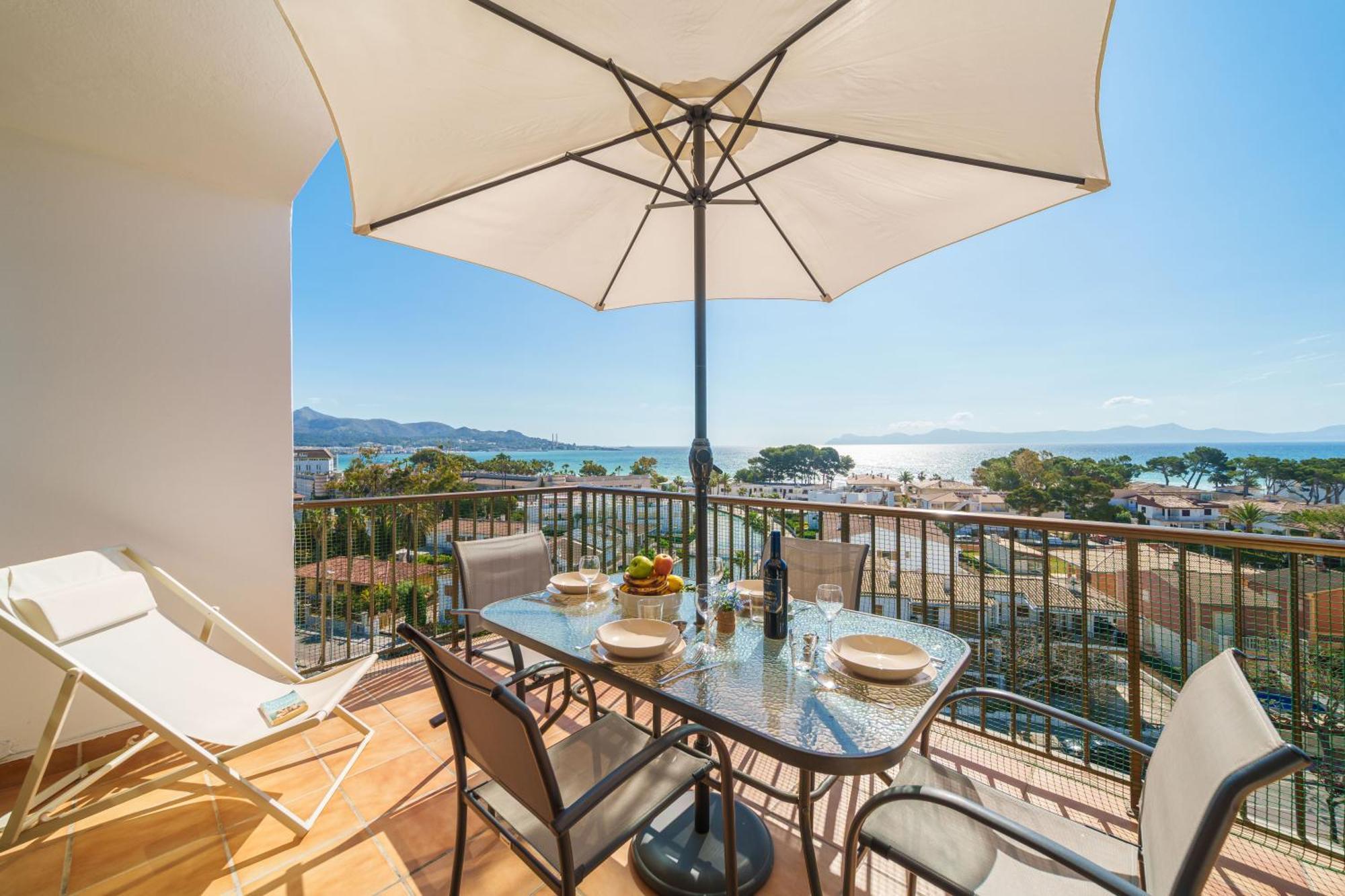 Apartment The Shell Ii, Beach Views And Pool Alcudia  Zewnętrze zdjęcie