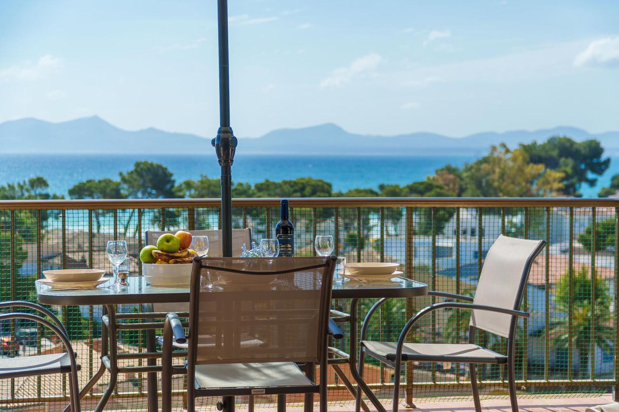 Apartment The Shell Ii, Beach Views And Pool Alcudia  Zewnętrze zdjęcie